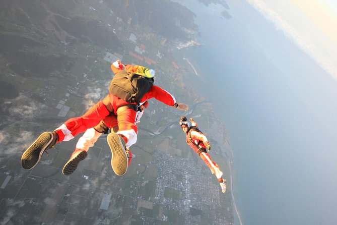 10,000ft Skydive over Abel Tasman with NZ's Most Epic Scenery - What the small group size means
