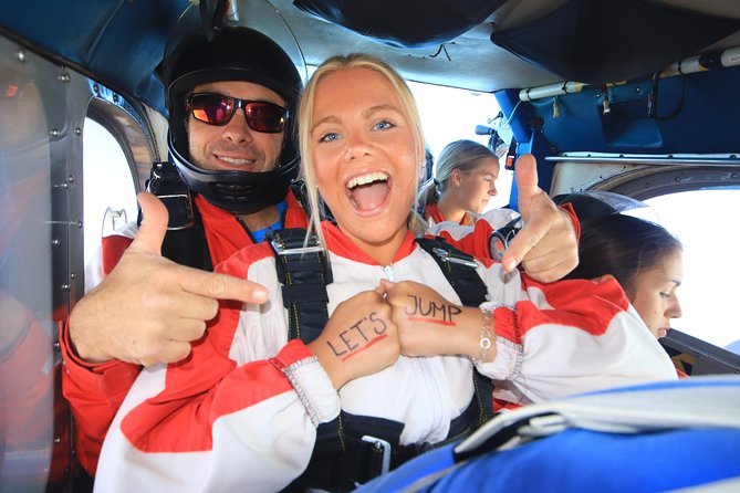 10,000ft Skydive over Abel Tasman with NZ's Most Epic Scenery - Who will enjoy this most
