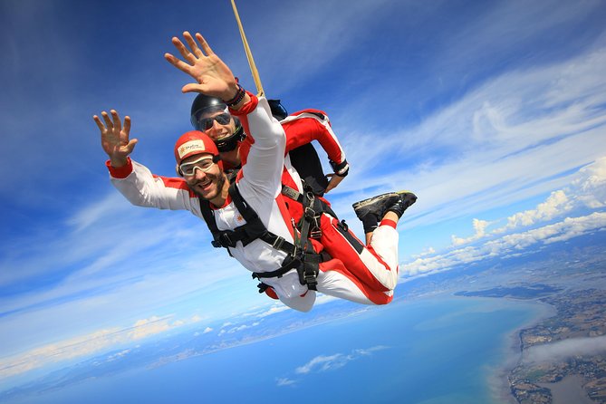 13,000ft Skydive over Abel Tasman with NZ's Most Epic Scenery - Why this Motueka jump is about scenery as much as speed