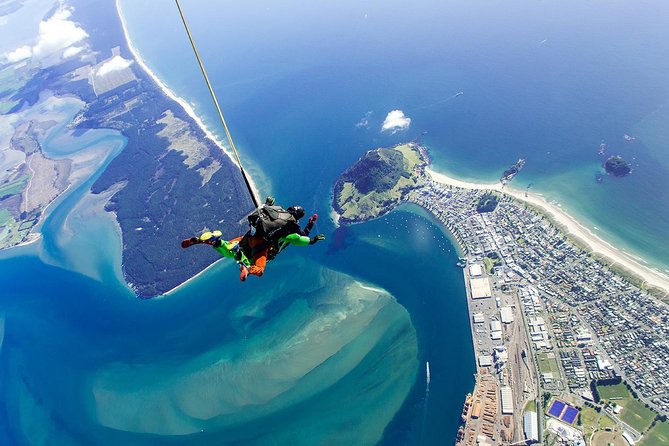 15,000ft Tandem Skydive in Tauranga - Bay of Plenty - A freefall with the Bay of Plenty below