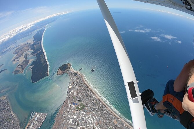 15,000ft Tandem Skydive in Tauranga - Bay of Plenty - Why the small group size matters