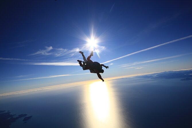 18,000ft Tandem Skydive over Abel Tasman - What the instructor adds