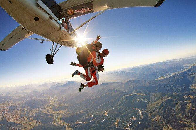 18,000ft Tandem Skydive over Abel Tasman - The cold-air issue you should take seriously