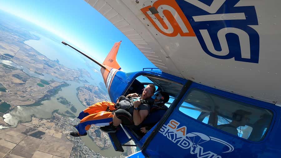 Adelaide: Tandem Skydiving over Lake Alexandrina - Arriving at the private airfield