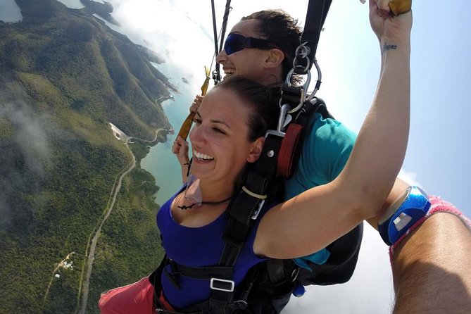 Airlie Beach Tandem Skydive Over the Whitsunday Islands - What happens during the three-hour outing