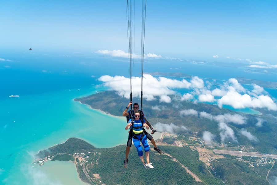 Airlie Beach: Tandem Skydive over the Whitsundays - Is $218 good value?