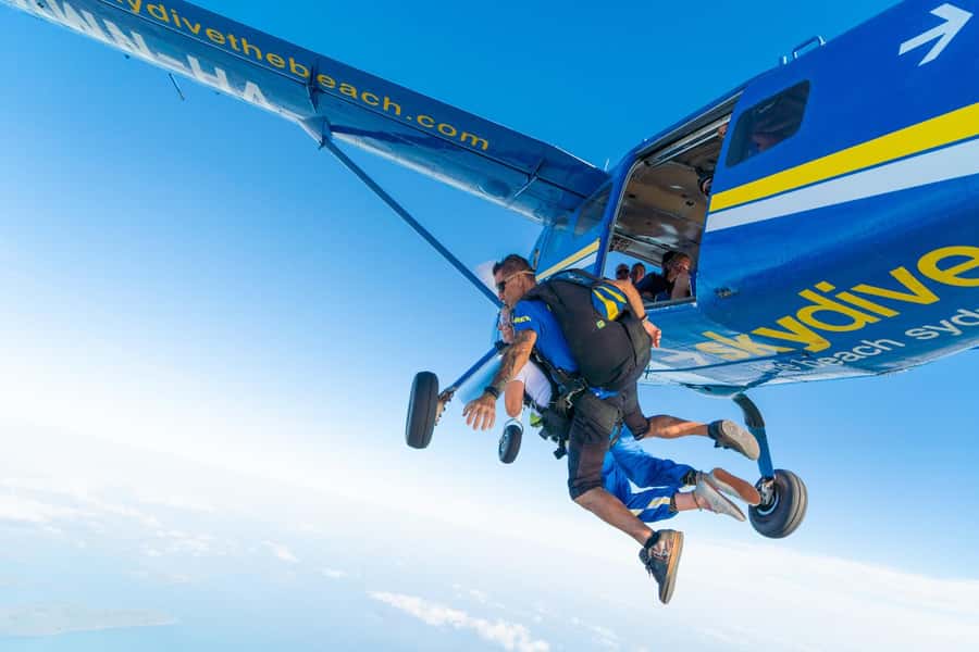 Airlie Beach: Tandem Skydive over the Whitsundays - Who should book this experience?
