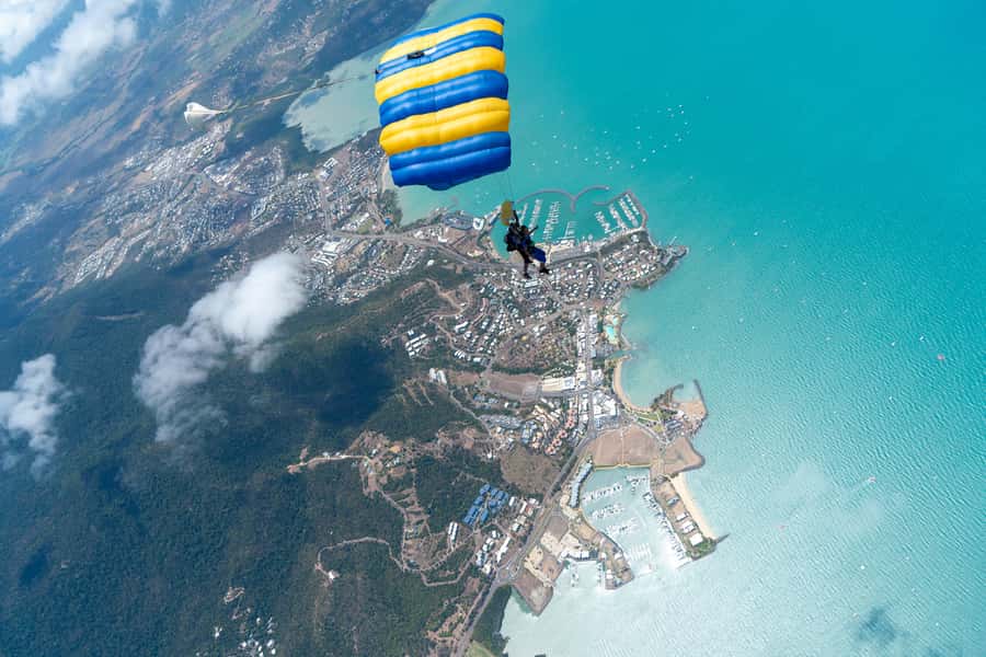 Airlie Beach: Tandem Skydive over the Whitsundays - Practical details before you book
