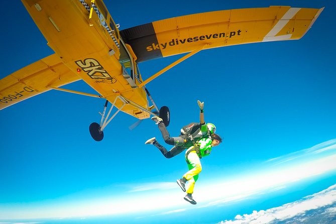 Algarve Tandem Skydive 10.000ft - Who will enjoy this jump most