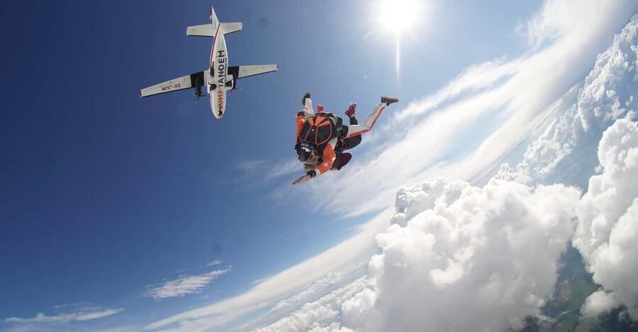 Best skydiving close to Brno and Olomouc - Why the 14,000-foot jump matters