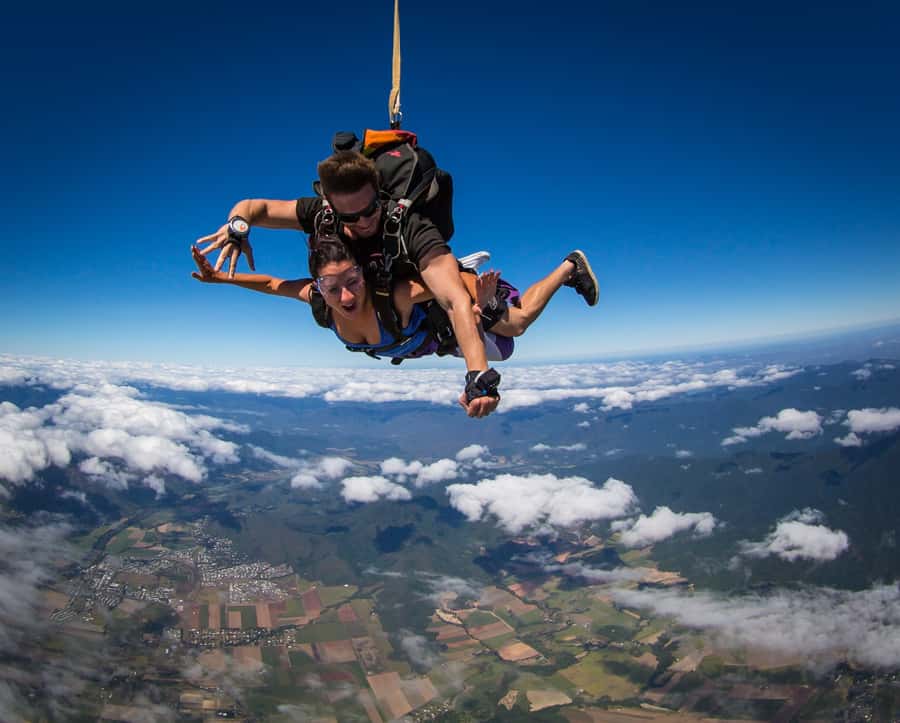 Cairns: Tandem Skydive Experience - A 15,000-foot start above Cairns