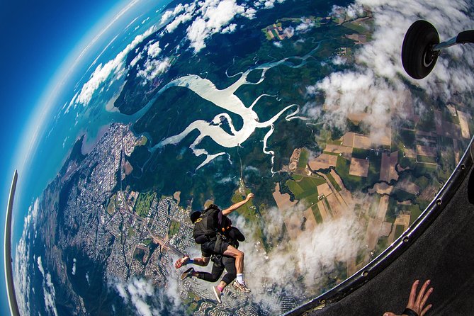 Cairns: Tandem Skydive Experience over Reef & Rainforest - Is the $250.32 price good value?