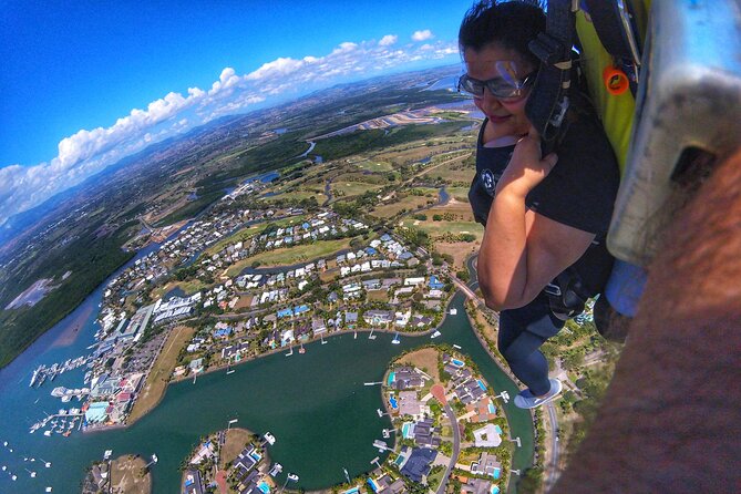 Extreme 12000ft Tandem Jump (45 seconds free fall) - Why the early morning booking may be smart