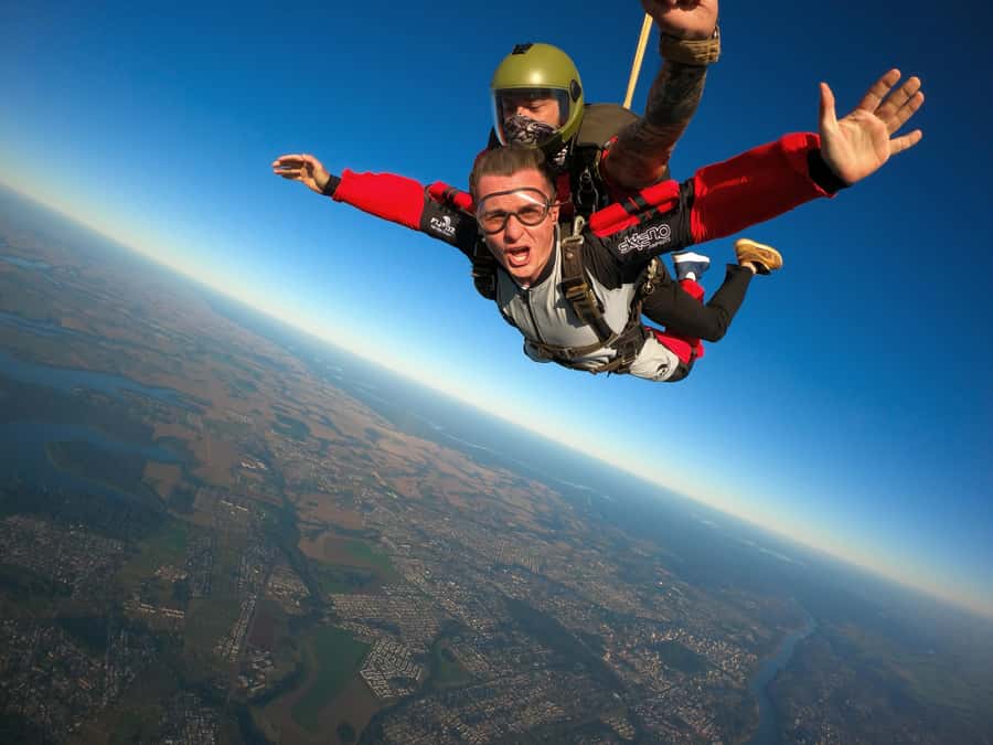 Foz do Iguacu: Skydiving Experience with Photos and Videos - What happens during the three-hour experience