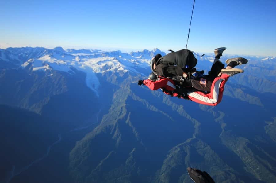 Franz Josef: 13,000ft, 16,500ft or 18,000ft Skydive - Meeting your instructor and preparing on the ground