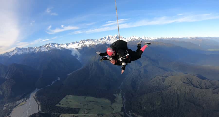 Franz Josef: 13,000ft, 16,500ft or 18,000ft Skydive - Who should choose this skydive