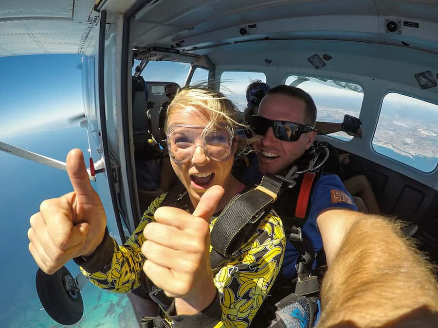 Fremantle: Rottnest Island Skydive and Ferry Package - Free-fall at 200 kilometers per hour