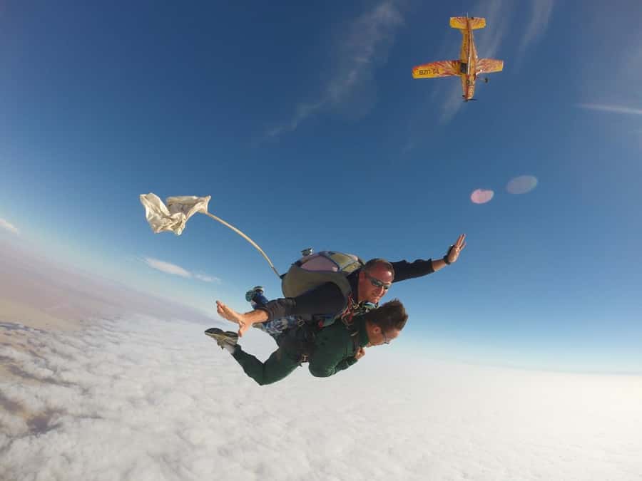 From Swakopmund: Tandem Sky Diving - Why the Namib Desert makes this jump special