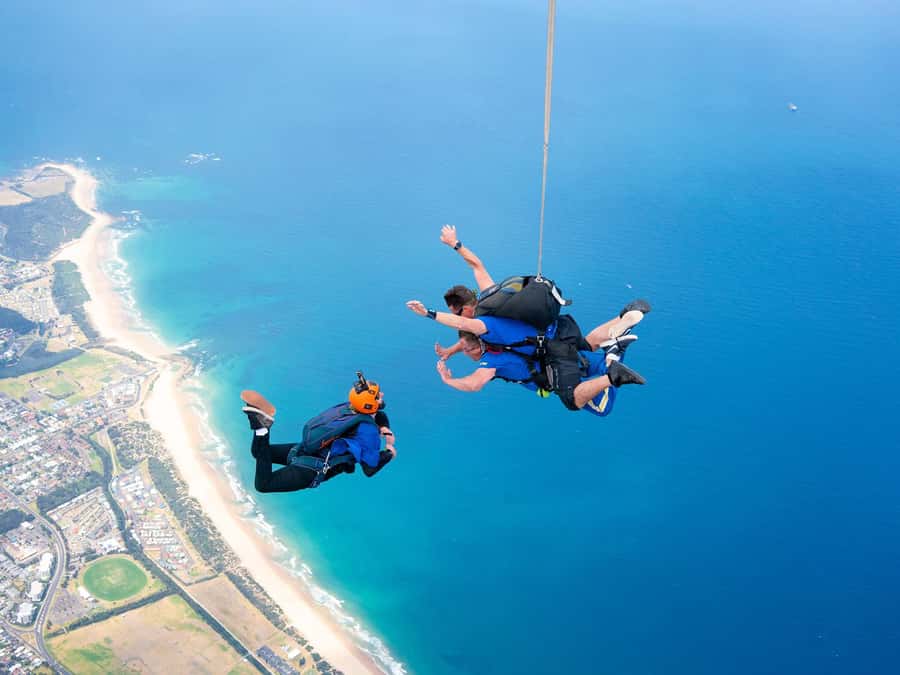 From Sydney: Tandem Skydive Experience over Beach - Who Will Enjoy This Most
