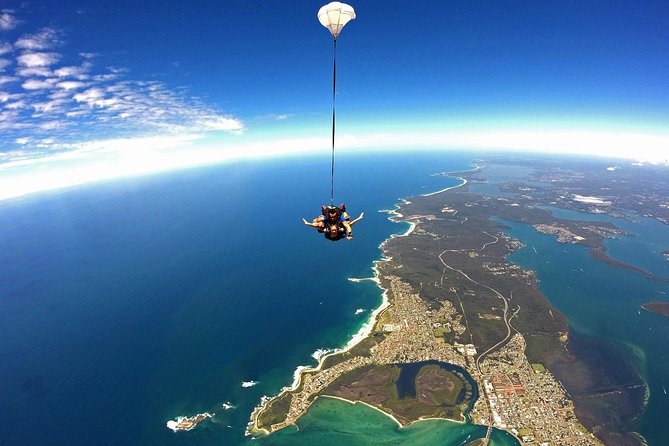 From Sydney: Tandem Skydive Experience over Newcastle Beach - The one-minute free fall and parachute descent
