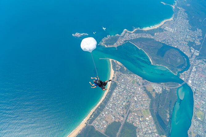From Sydney: Tandem Skydive Experience over Newcastle Beach - What happens before the aircraft leaves