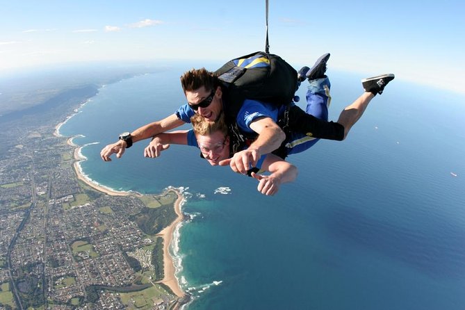 From Sydney: Tandem Skydive Experience over Wollongong Beach - Check-in, briefing, and equipment