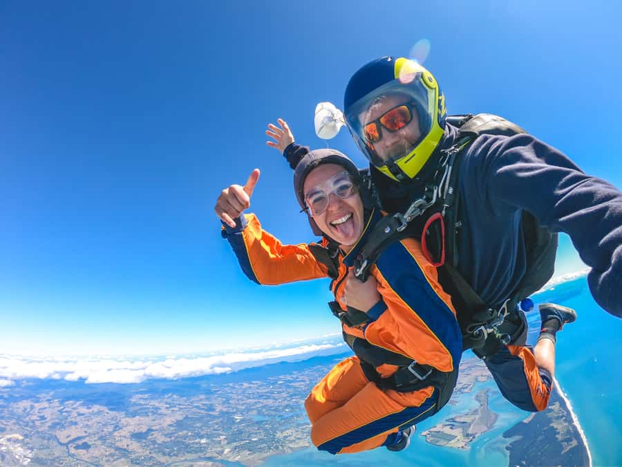From Tauranga: Skydive over Mount Maunganui - The 20 to 25 minute flight over the Bay of Plenty