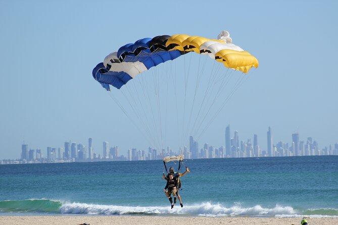 Gold Coast Tandem Skydive - The quiet parachute ride to Kirra Beach