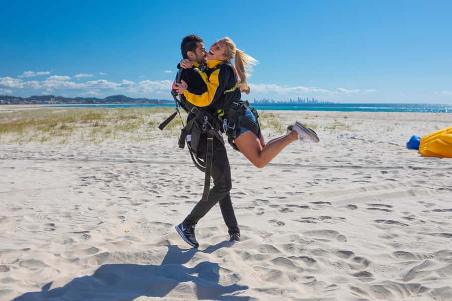 Gold Coast: Tandem Skydiving Experience - What the $350 price includes