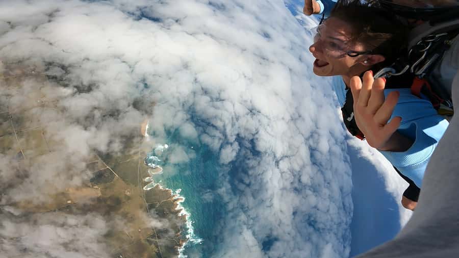 Great Ocean Road: Skydive over the Twelve Apostles - Five quiet minutes beneath the parachute
