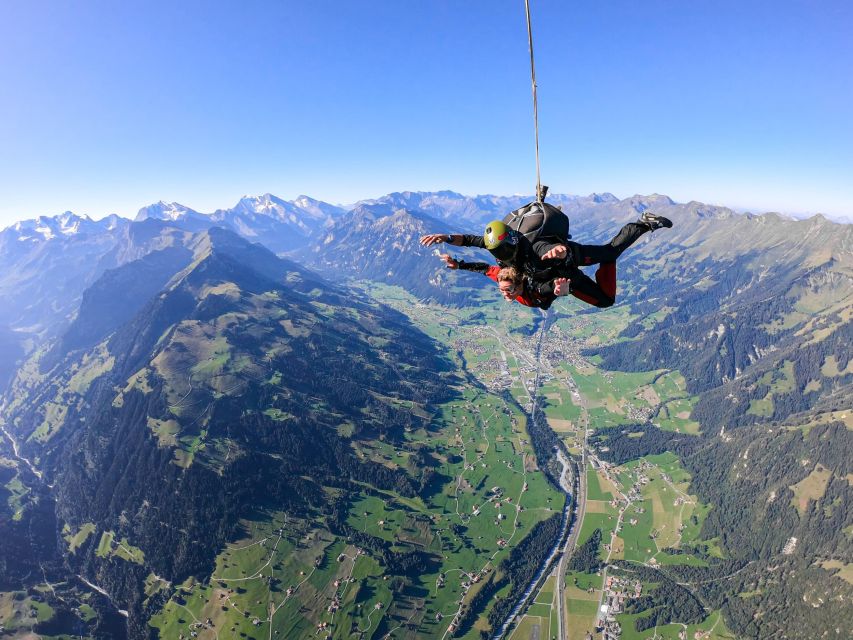 Interlaken: Airplane Skydiving over the Swiss Alps - What the Interlaken skydive is really like