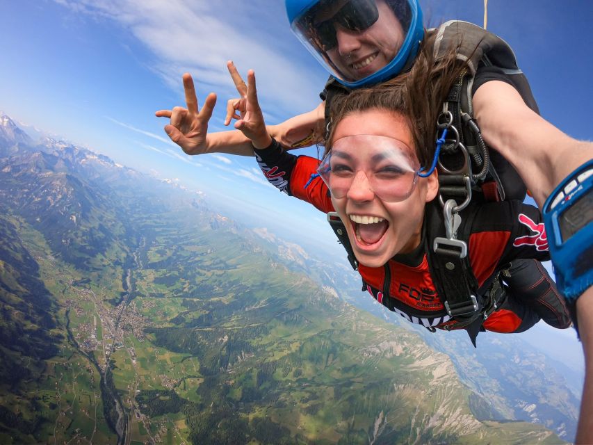 Interlaken: Airplane Skydiving over the Swiss Alps - Photos and video: the extra cost to plan for