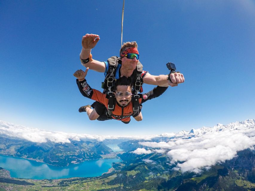 Interlaken: Airplane Skydiving over the Swiss Alps - Who should book this experience?