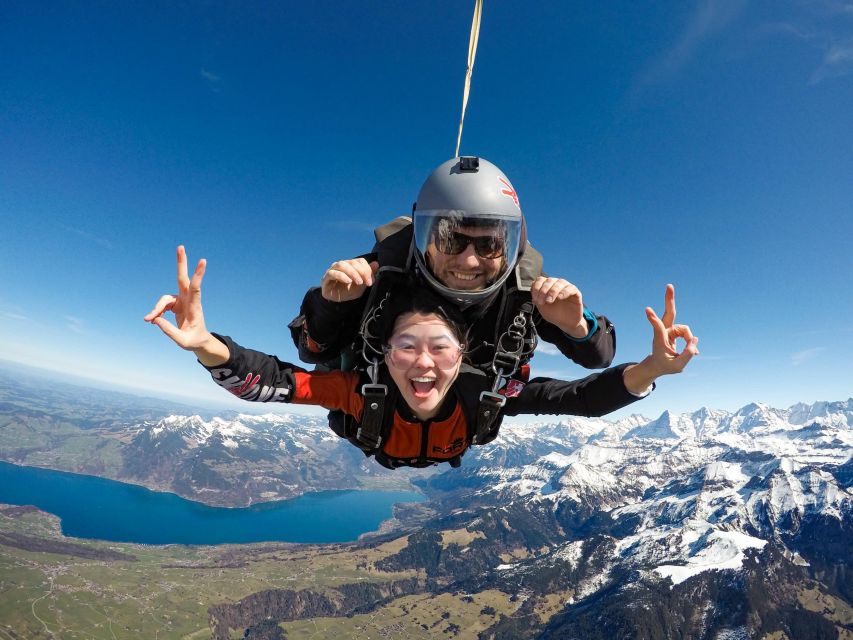 Interlaken: Airplane Skydiving over the Swiss Alps - The 15-minute flight to 4,000 meters