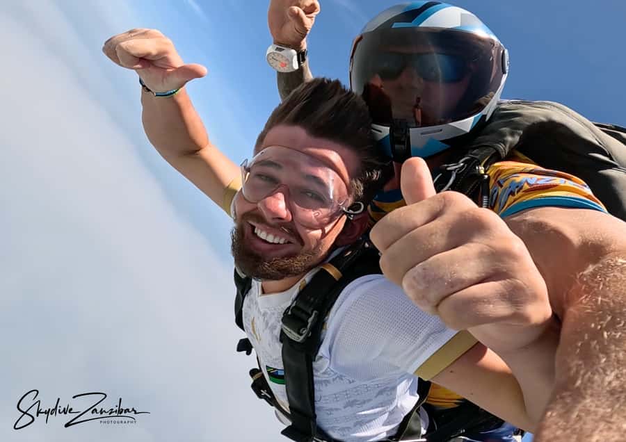 Kendwa: Tandem Skydive in Zanzibar - What the 30-second free fall feels like