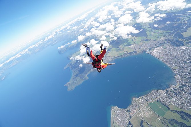 Lake Taupo 12,000-Foot Tandem Skydiving - What the $209.75 price includes