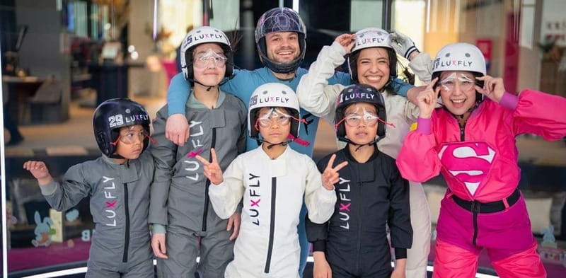 Luxembourg : Indoor Skydiving - The welcome, briefing, and flight gear
