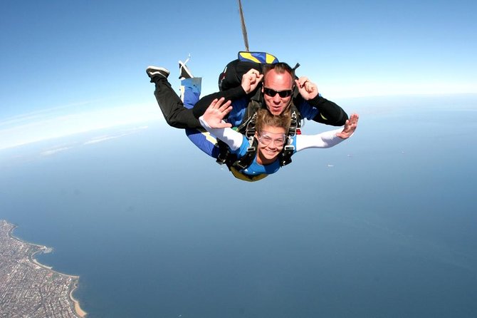 Melbourne: Tandem Skydive Experience over St. Kilda Beach - From M.O. Moran Reserve to Moorabbin Airport