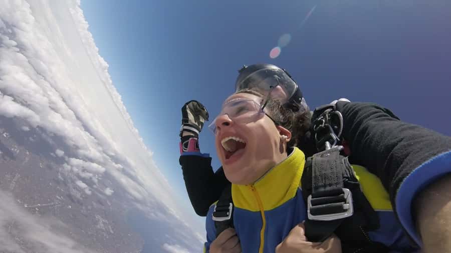 Melbourne: Tandem Skydive Experience over St. Kilda Beach - Should you book this St Kilda parachute experience?