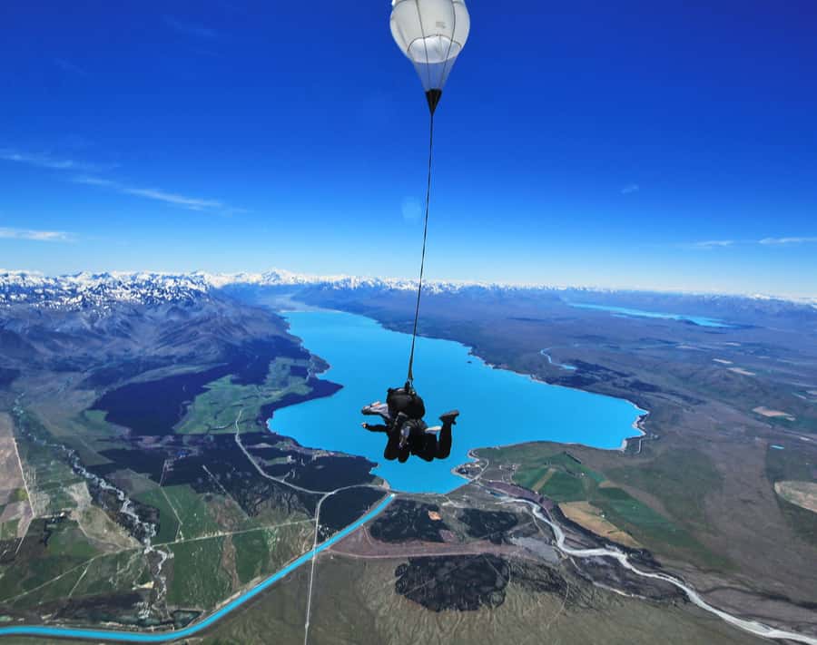 Mount Cook: Tandem Skydive Experience - The five-minute parachute ride