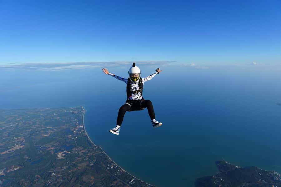 Pattaya: Dropzone Tandem Skydive Experience with Ocean Views - Who should book this experience