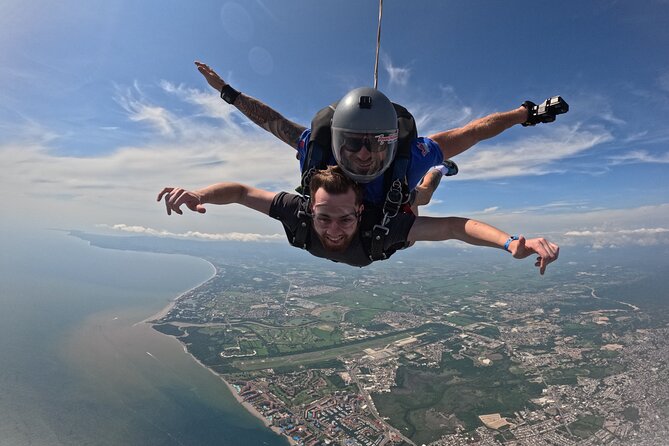 Private Tandem Skydiving adventure - From Plaza Península to the plane