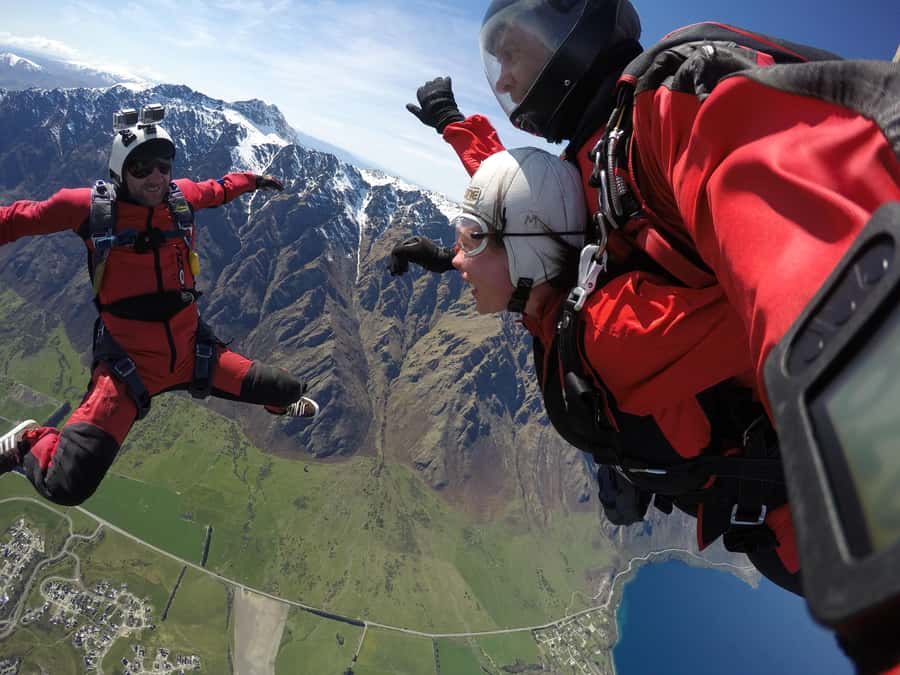 Queenstown: Tandem Skydive Experience - Who will enjoy this Queenstown skydive