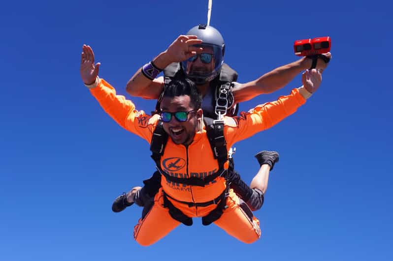 Skydive Algarve: Tandem Skydiving 10.000ft (up to 15.000ft) - Taking off from Portimão for an Algarve freefall