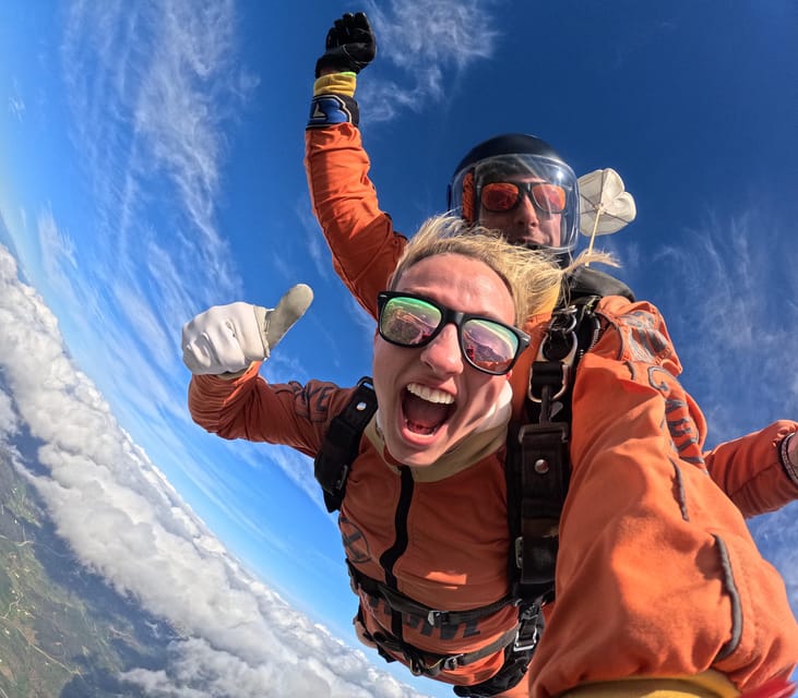 Skydive Algarve: Tandem Skydiving 10.000ft (up to 15.000ft) - The 10-minute briefing keeps the nerves useful