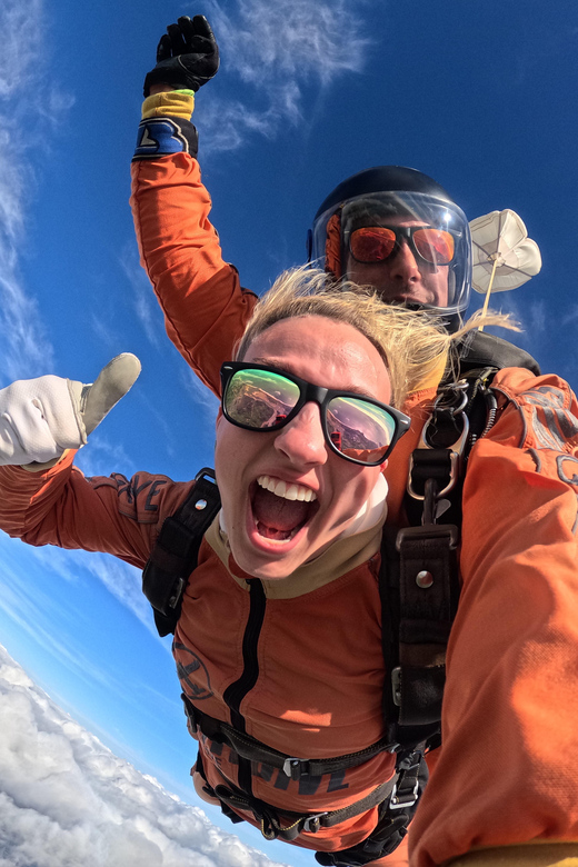 Skydive Algarve: Tandem Skydiving 10.000ft (up to 15.000ft) - Fast footage by email and WhatsApp