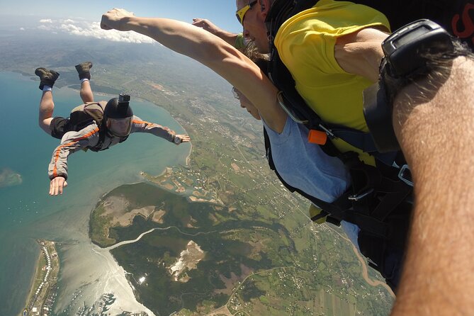 Skydive Fiji Legend 13000ft Tandem Jump (60 seconds free fall) - Who will get the most from this jump