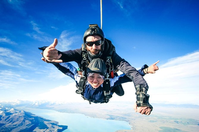 Skydive Mt. Cook - 45+ Seconds of Freefall from 13,000ft - How to plan your two hours at Pukaki Airport