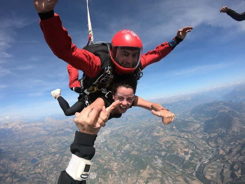 Skydiving in Gap-Tallard - The 15-minute flight to 4,000 meters
