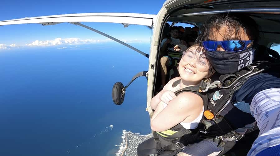 Sunshine Coast: Tandem Skydive with Beach Landing - Five to seven minutes under the parachute